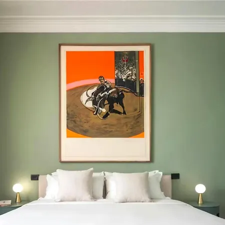 Bright In The Center Of Apartment